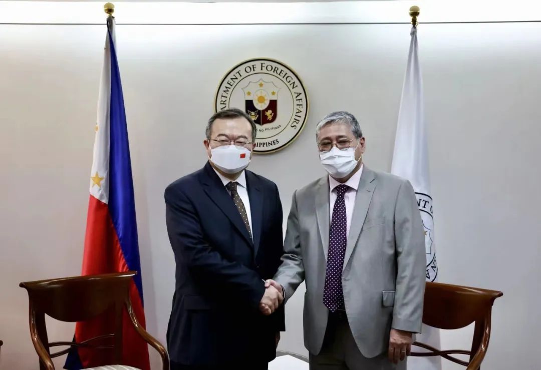 马尼拉领事馆通告-刘建超会见菲律宾外长马纳罗(1)