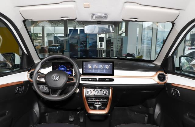 快讯-东风发布新款都会代步小SUV 转向机动犹如smart(3)