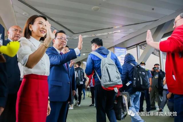 快讯-菲律宾旅游部举行隆重仪式欢迎中国游客(1)