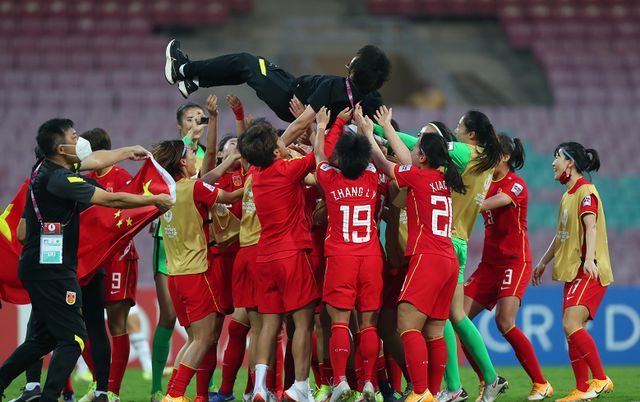 快讯-6-0大胜！中国U20女足迎开门红，12分钟连轰3球，对手防线被打崩(3)