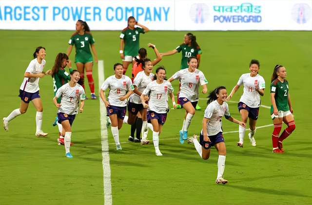 快讯-6-0大胜！中国U20女足迎开门红，12分钟连轰3球，对手防线被打崩(4)
