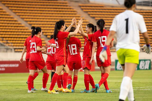 快讯-6-0大胜！中国U20女足迎开门红，12分钟连轰3球，对手防线被打崩(12)