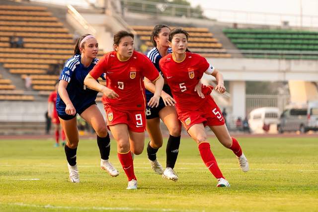 快讯-6-0大胜！中国U20女足迎开门红，12分钟连轰3球，对手防线被打崩(13)