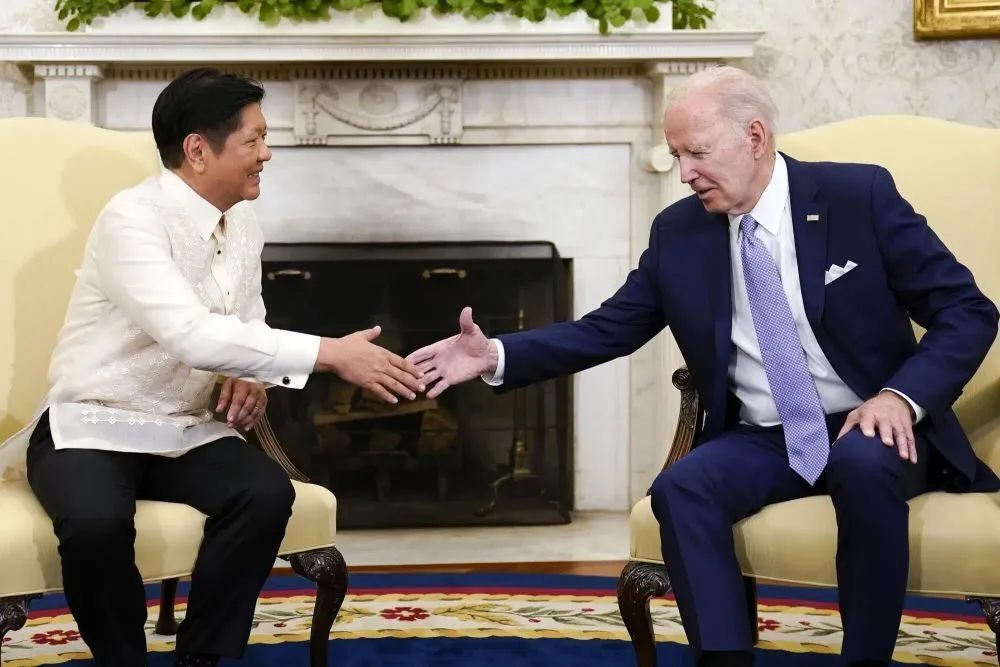 快讯-韩国、菲律宾总统接连访美，媒体：谁更可怜可能已有答案(2)