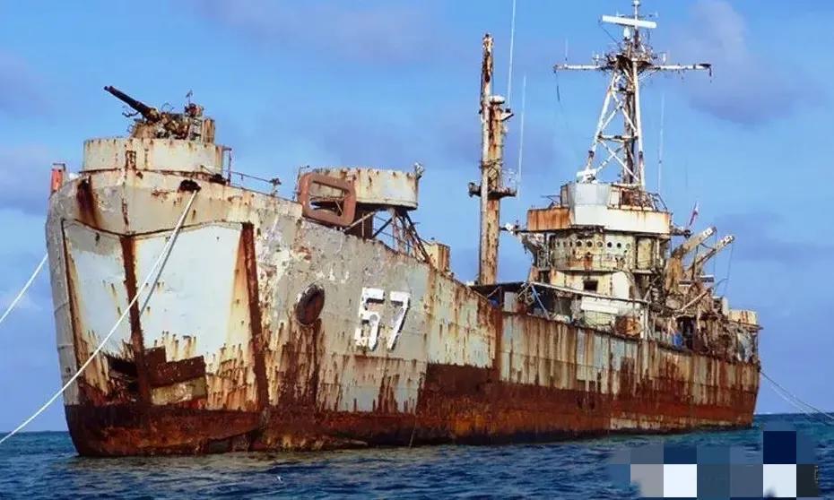 快讯-菲律宾的船被我国海警船拦截了，这破船还能撑多久？(3)