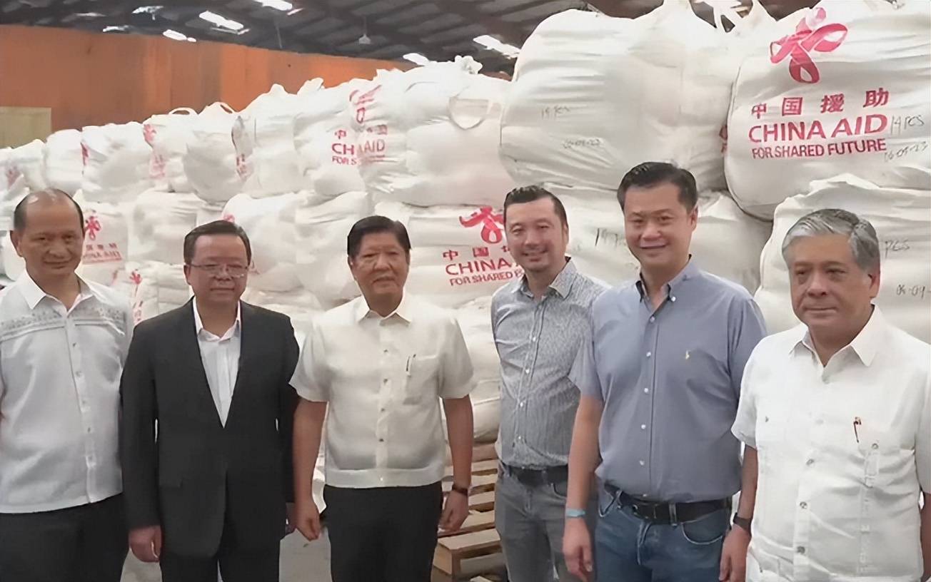 快讯-中国捐赠的化肥抵达后，菲律宾总统当场表态：必须好好维护对华关系(3)