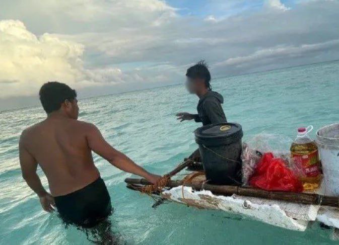 快讯-海上漂流8天大难不死！菲律宾渔民被中国渔民救起(1)