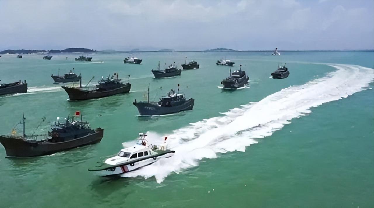 华人-上百艘渔船集结，菲律宾妄想发动“人民战争”(2)