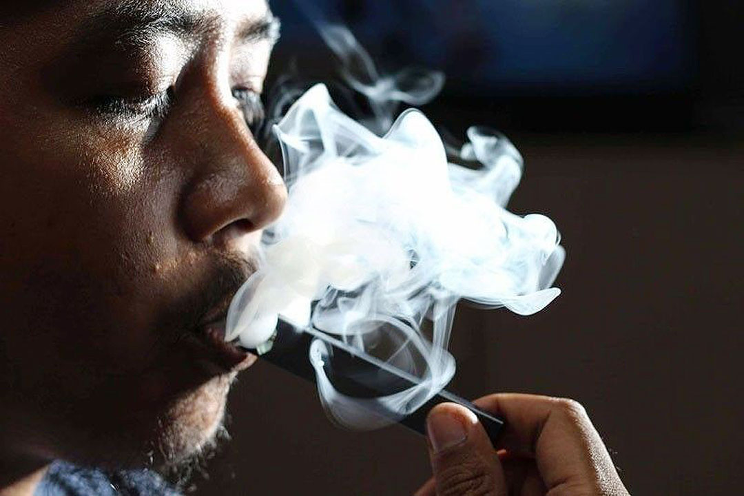 法律金融-青少年吸烟率翻倍，政府敦促严厉打击非法香烟和电子烟(1)