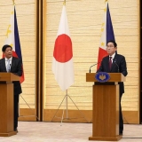 菲律宾总统马科斯：谨慎考虑与日本相关军事合作